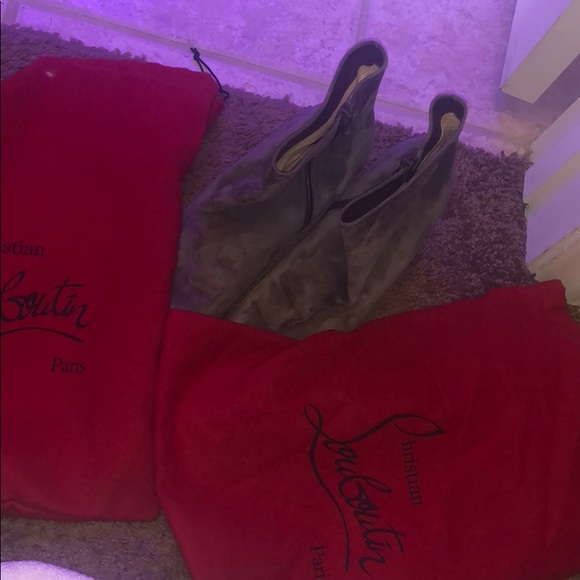 Red bottoms - Picture 3 of 6